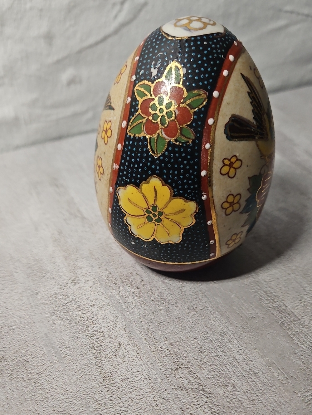 Vintage Mid Century Porcelain Egg - Picture 4 of 4